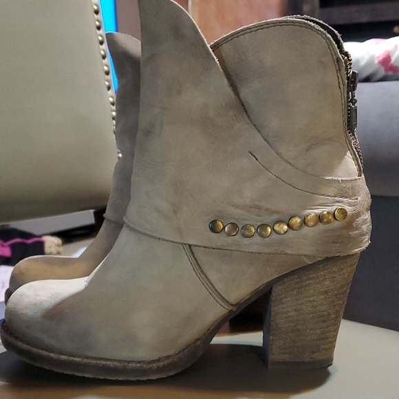 Booties - Picture 3 of 5